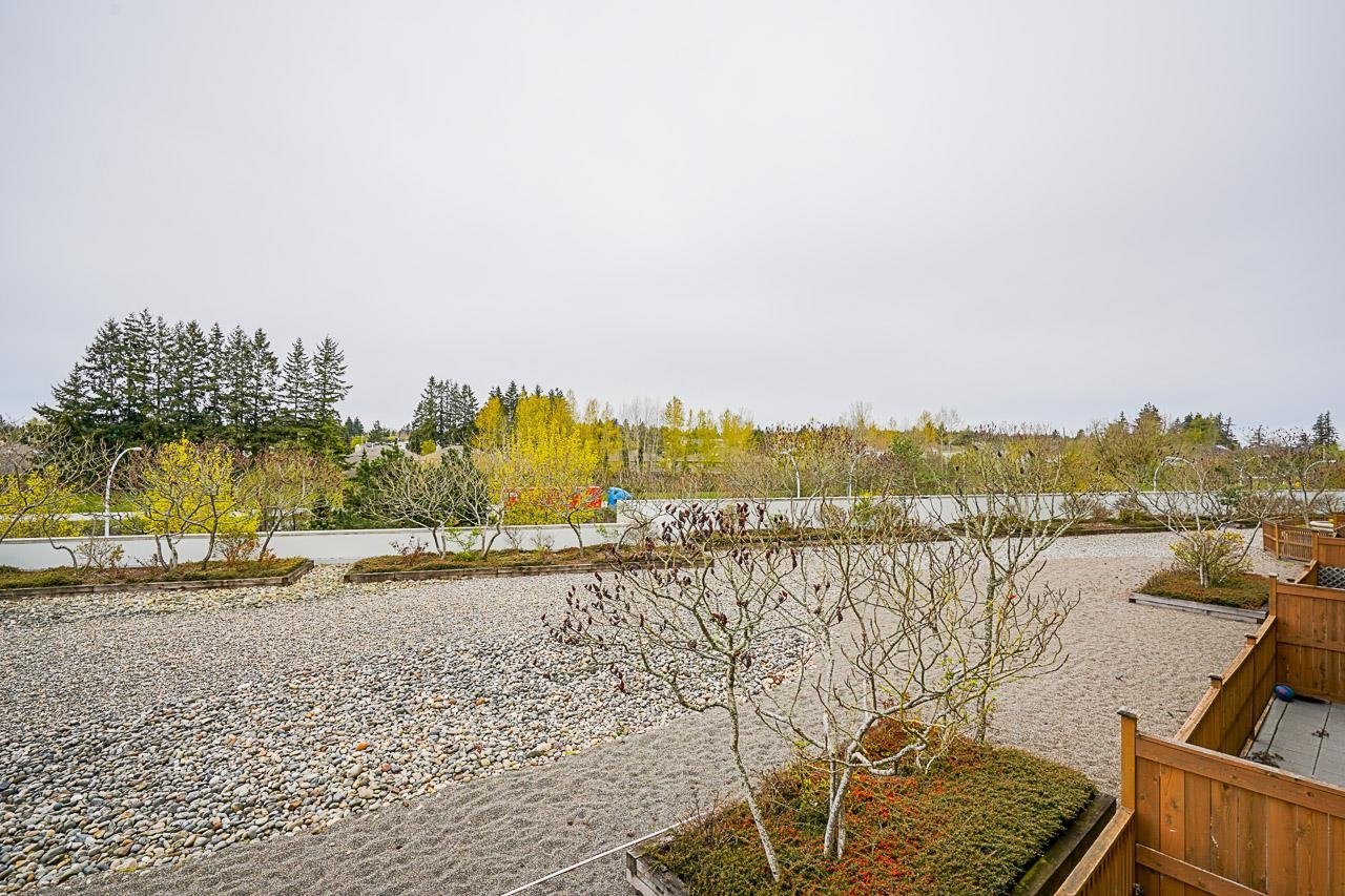308-15735 Croydon Dr