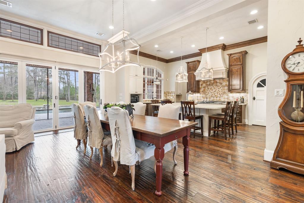 9927 Clubhouse Circle