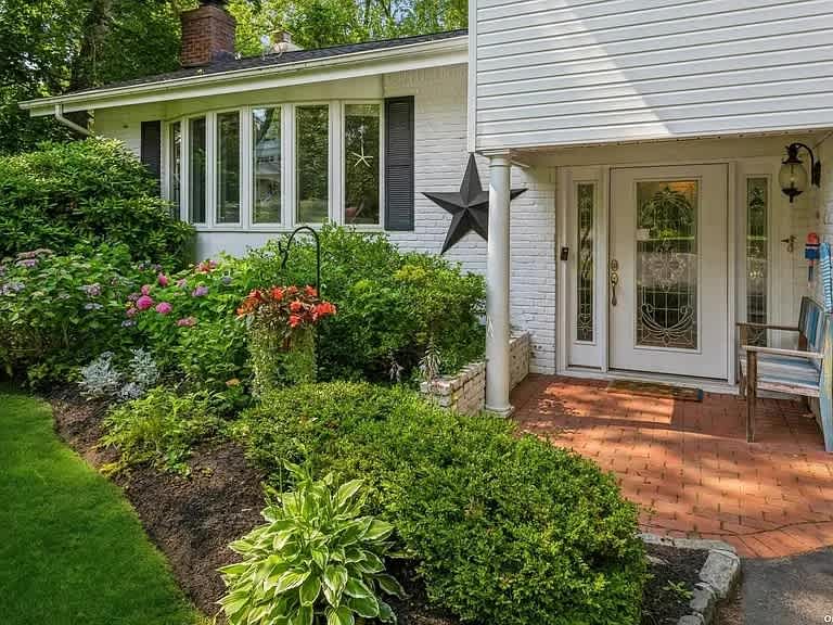 23 Nautilus Ave