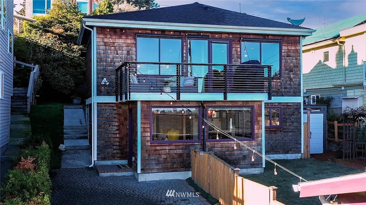3428 10th Ave W