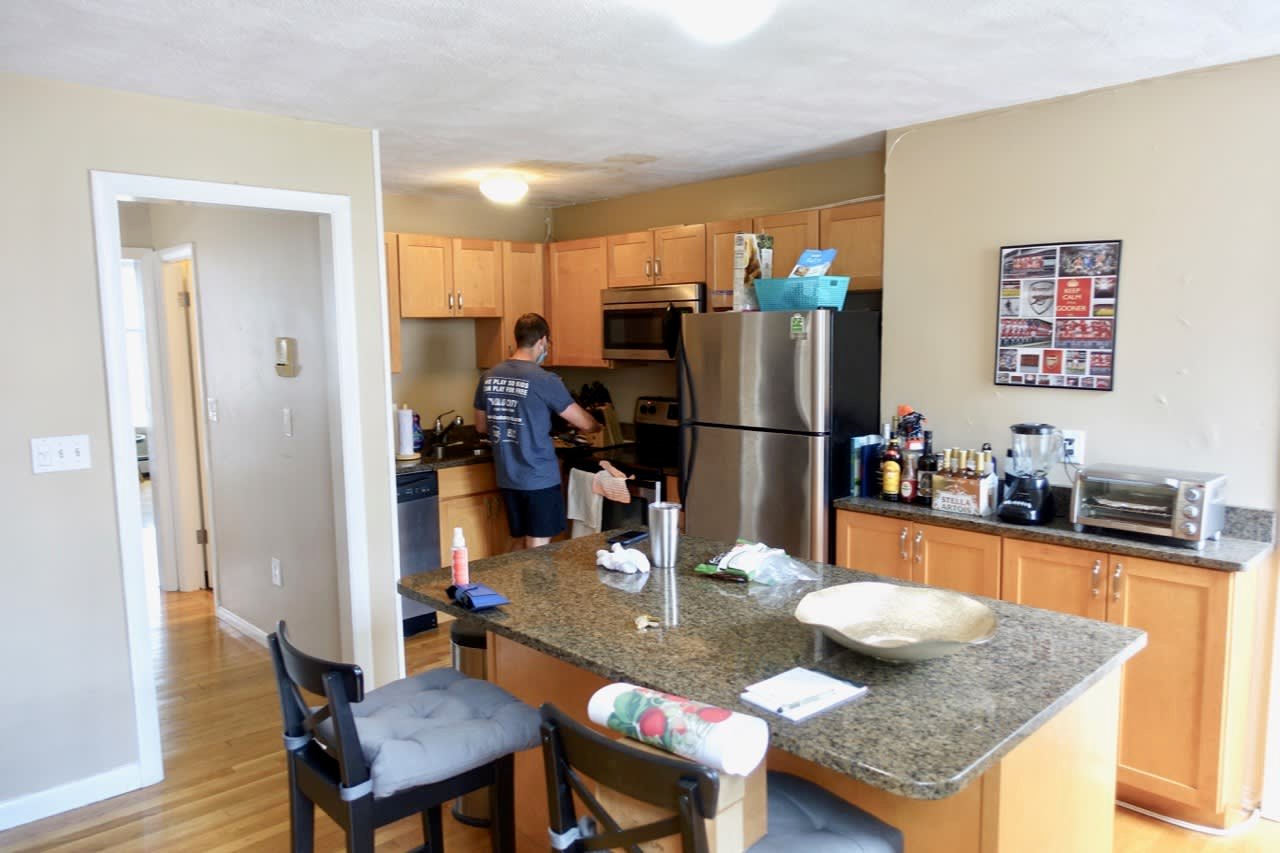 Warren Avenue @ Clarendon 2 bedroom - Heat and Hot Water Included! Laundry in unit! 