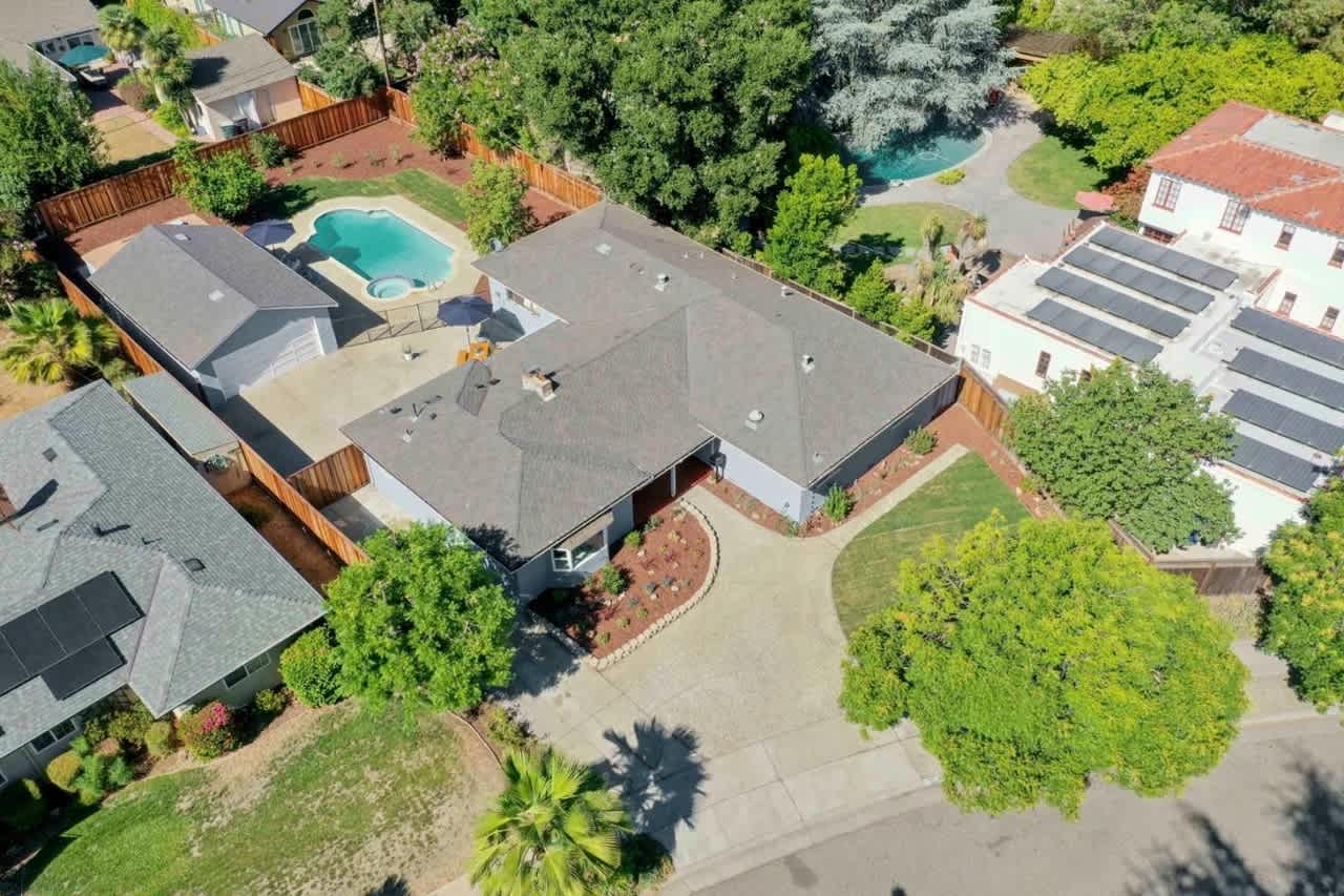 79 Catalpa Ln