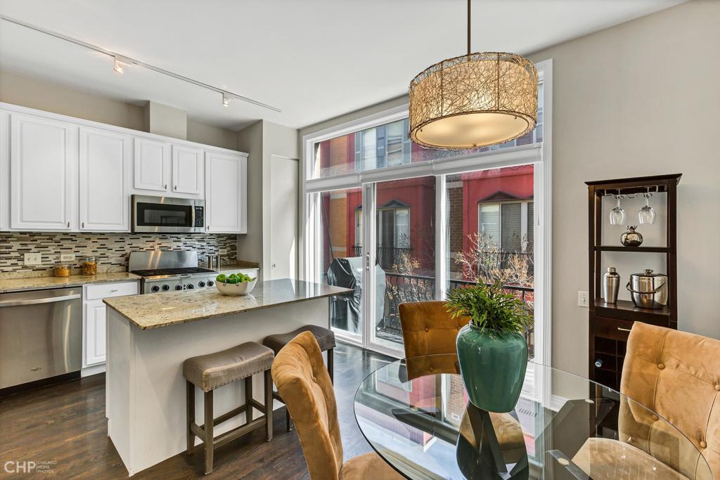 River West Townhome: 527 N Peoria