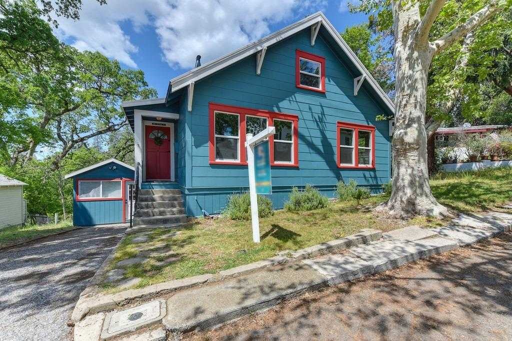 885 Cottage Street