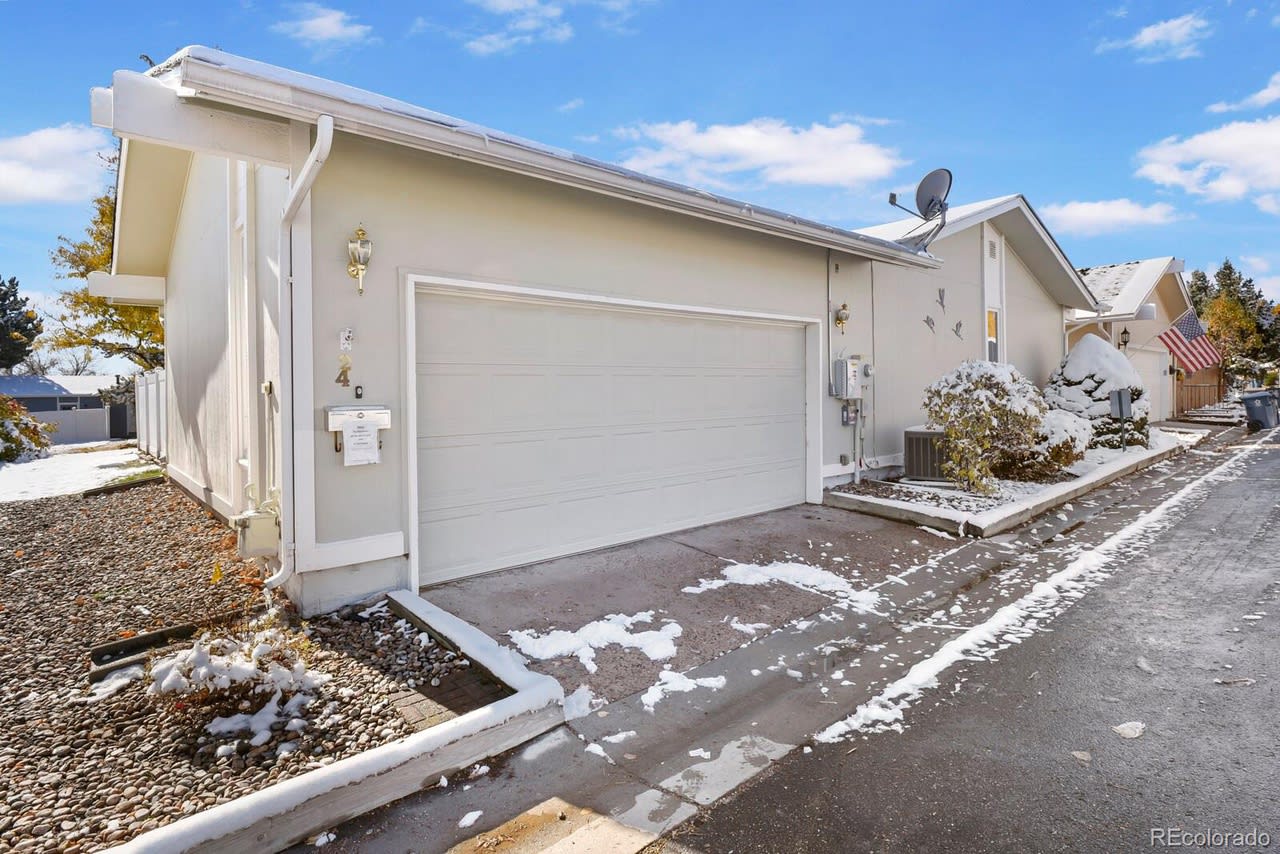 24 Scott Dr