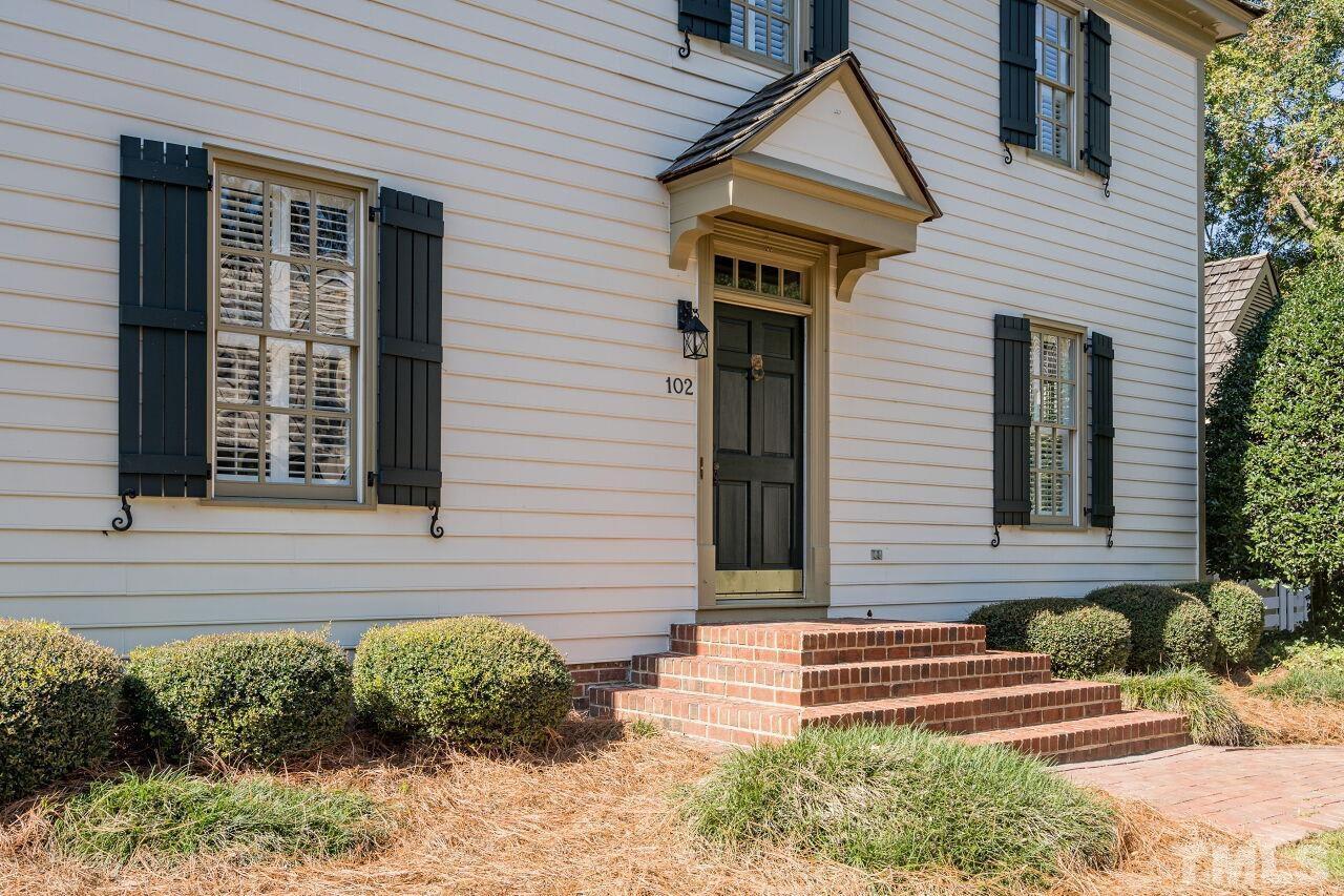 102 Palace Green