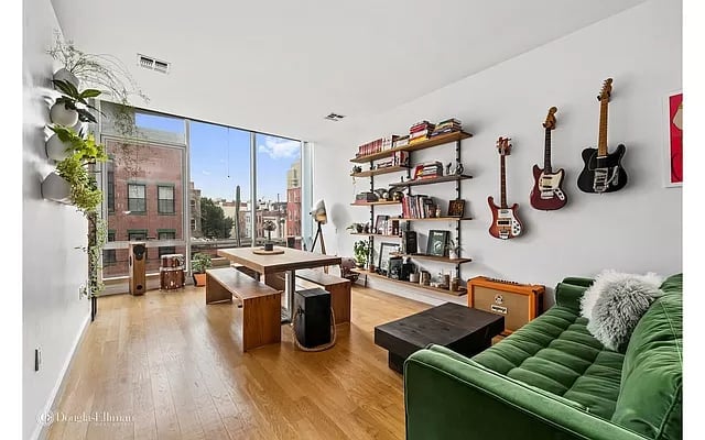 165 N 10th St Unit: 3A