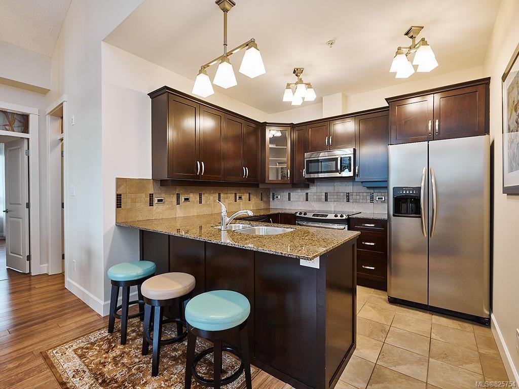 401-3226 Jacklin Rd