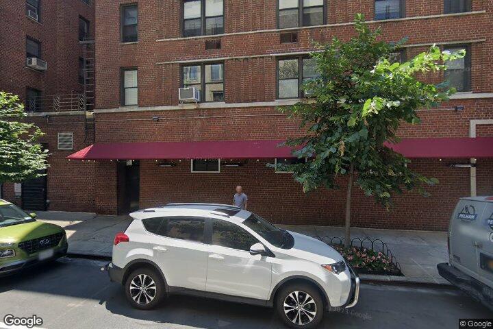 30 E 9th St, Unit 3