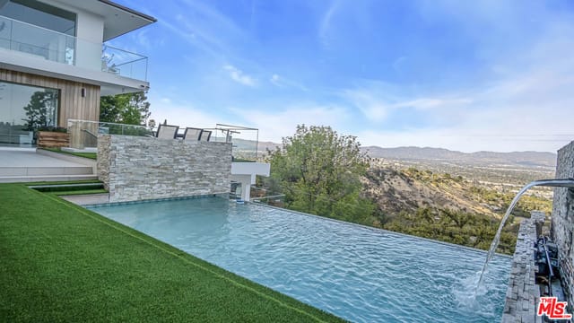Lodge Villa