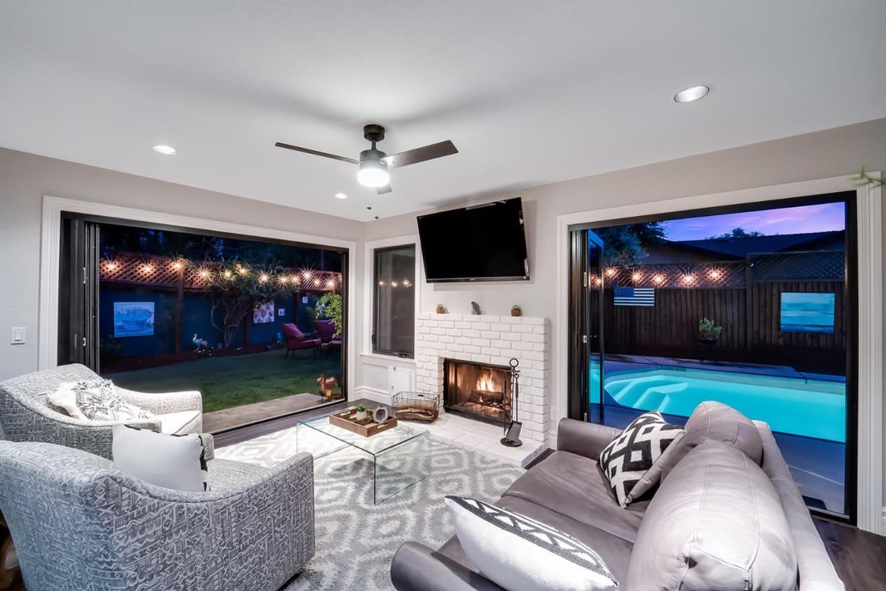 4987 Scarlett Way