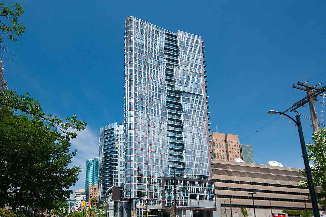 1010-233 Robson St