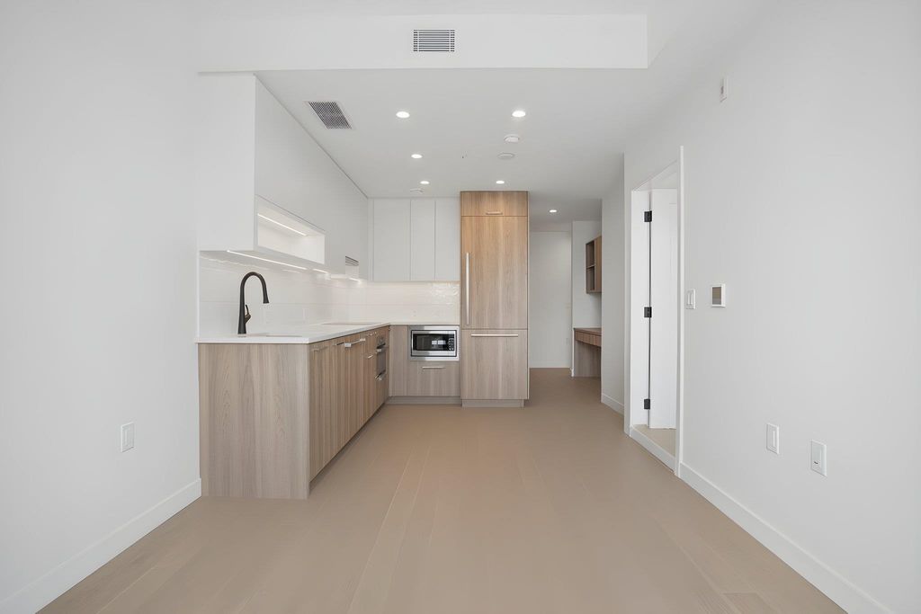 8398 Oak Street 202, Vancouver
