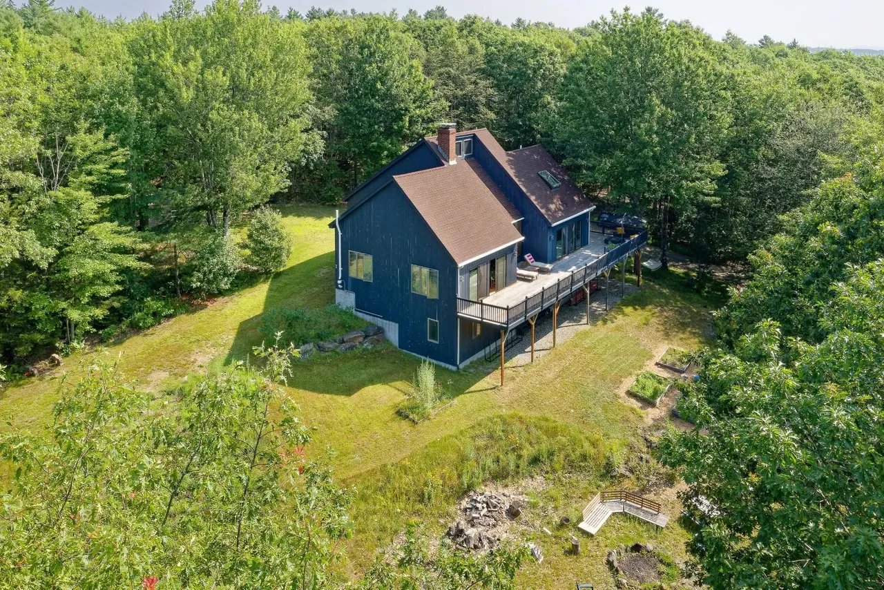New Listing: 184 Oak Ridge Road, Waldoboro, ME 04572 – $585,000