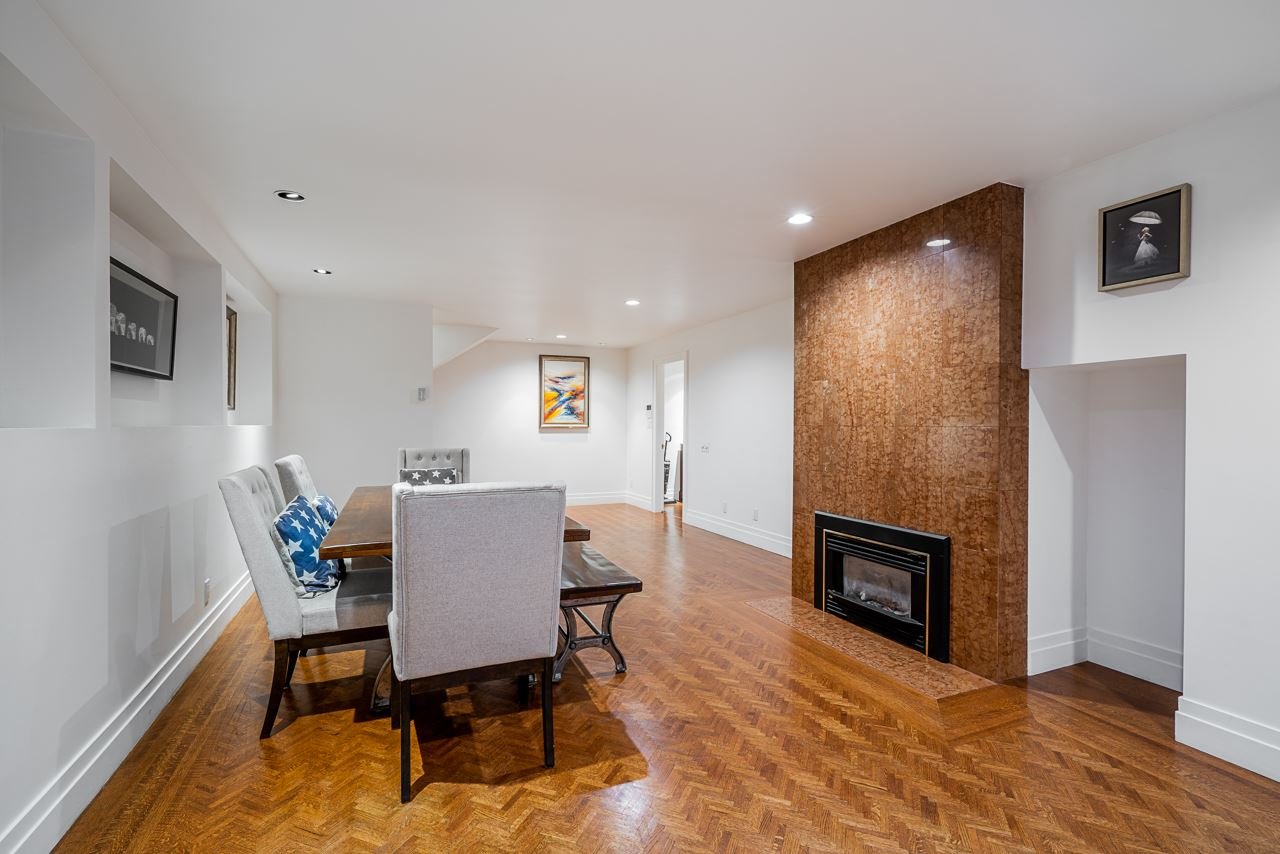 305 Stevens Dr