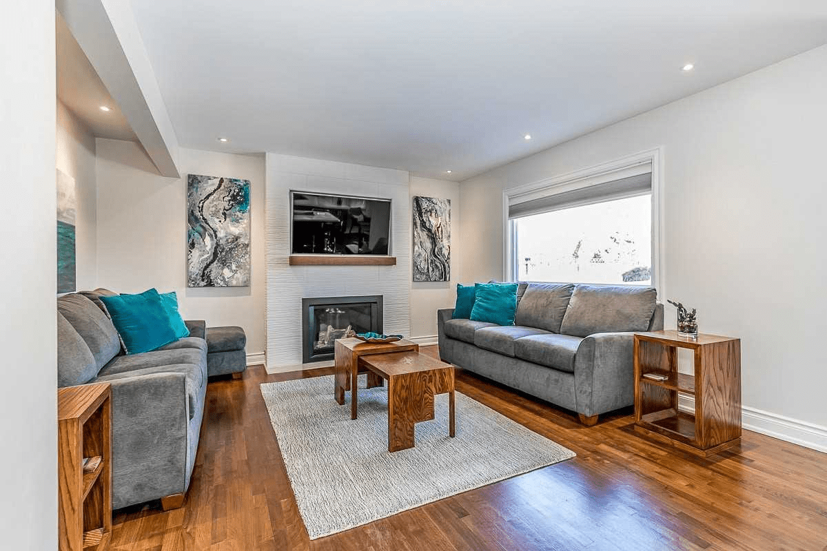 318 W Kennedy St NE