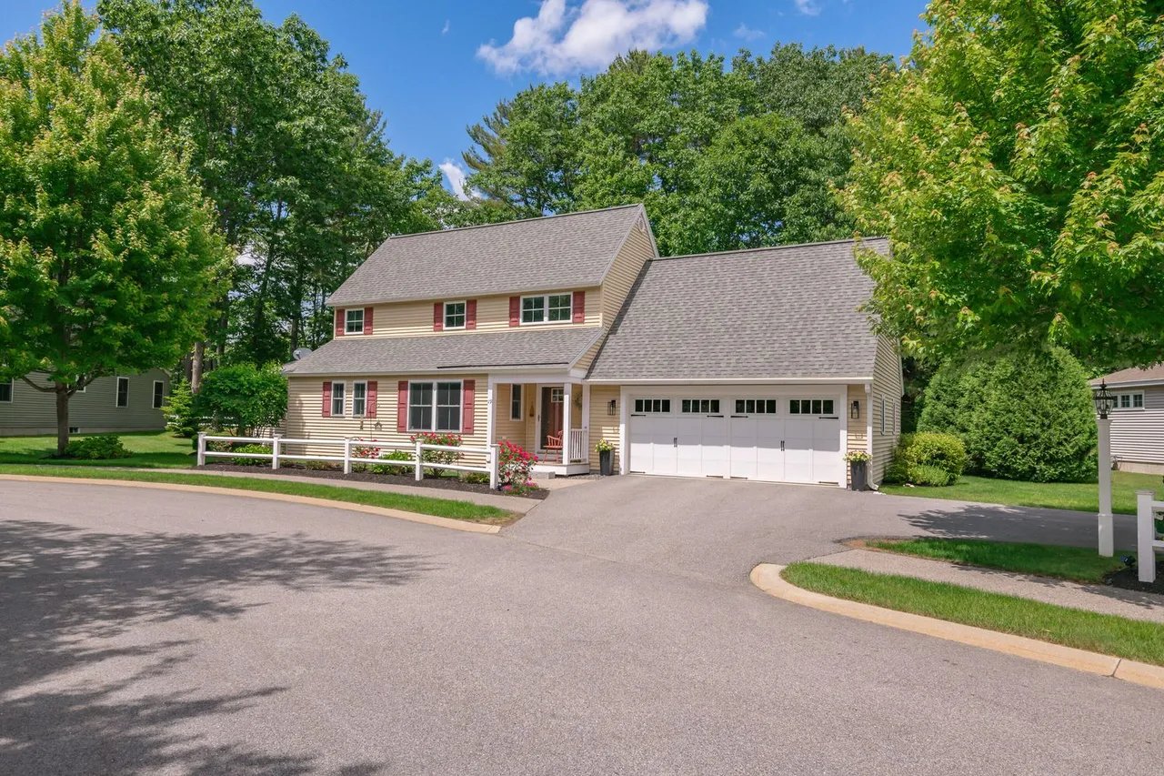 Newly Listed Condo! 19 Lexington Drive, Unit 19, Kennebunk, Maine – $839,000