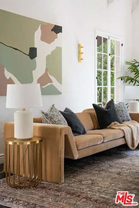 Beautiful Beachwood Canyon Spanish