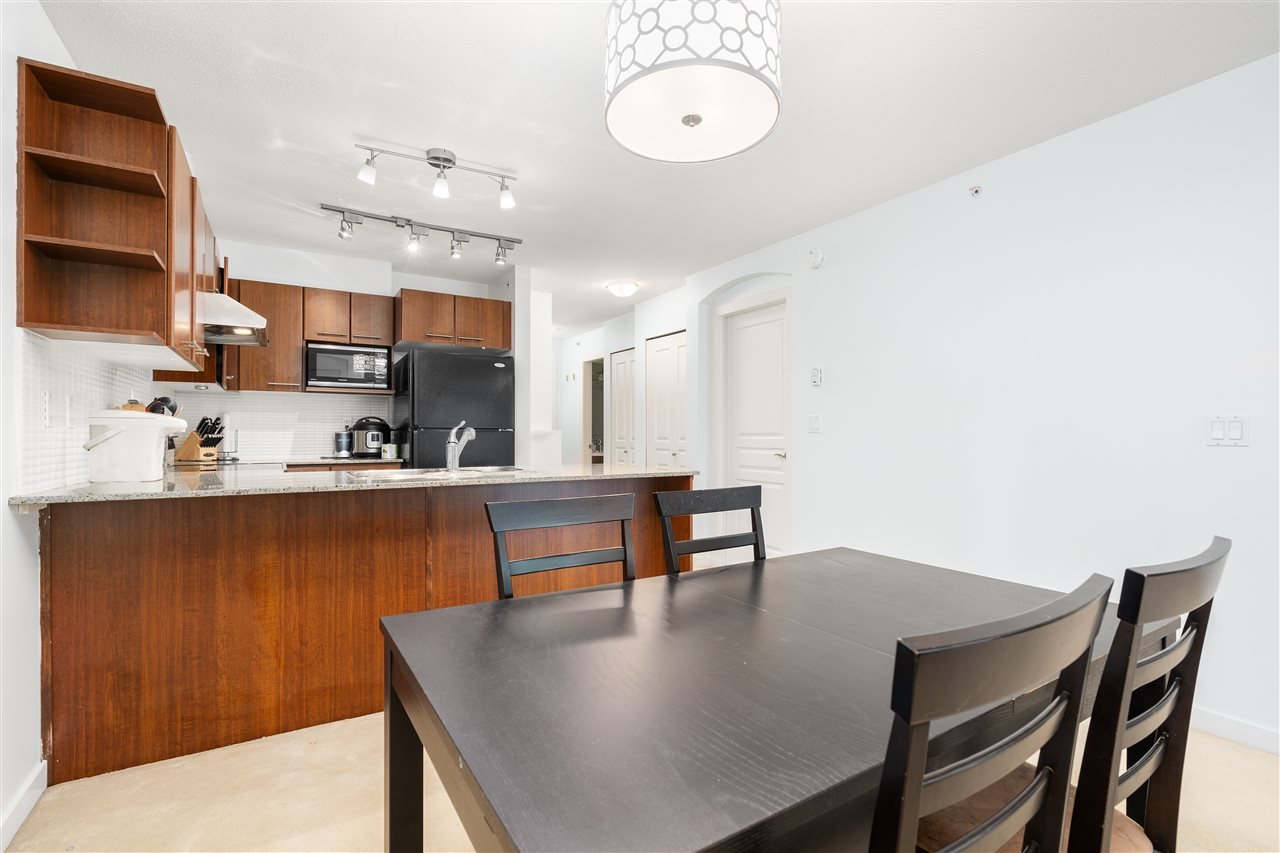 428-4833 Brentwood Dr