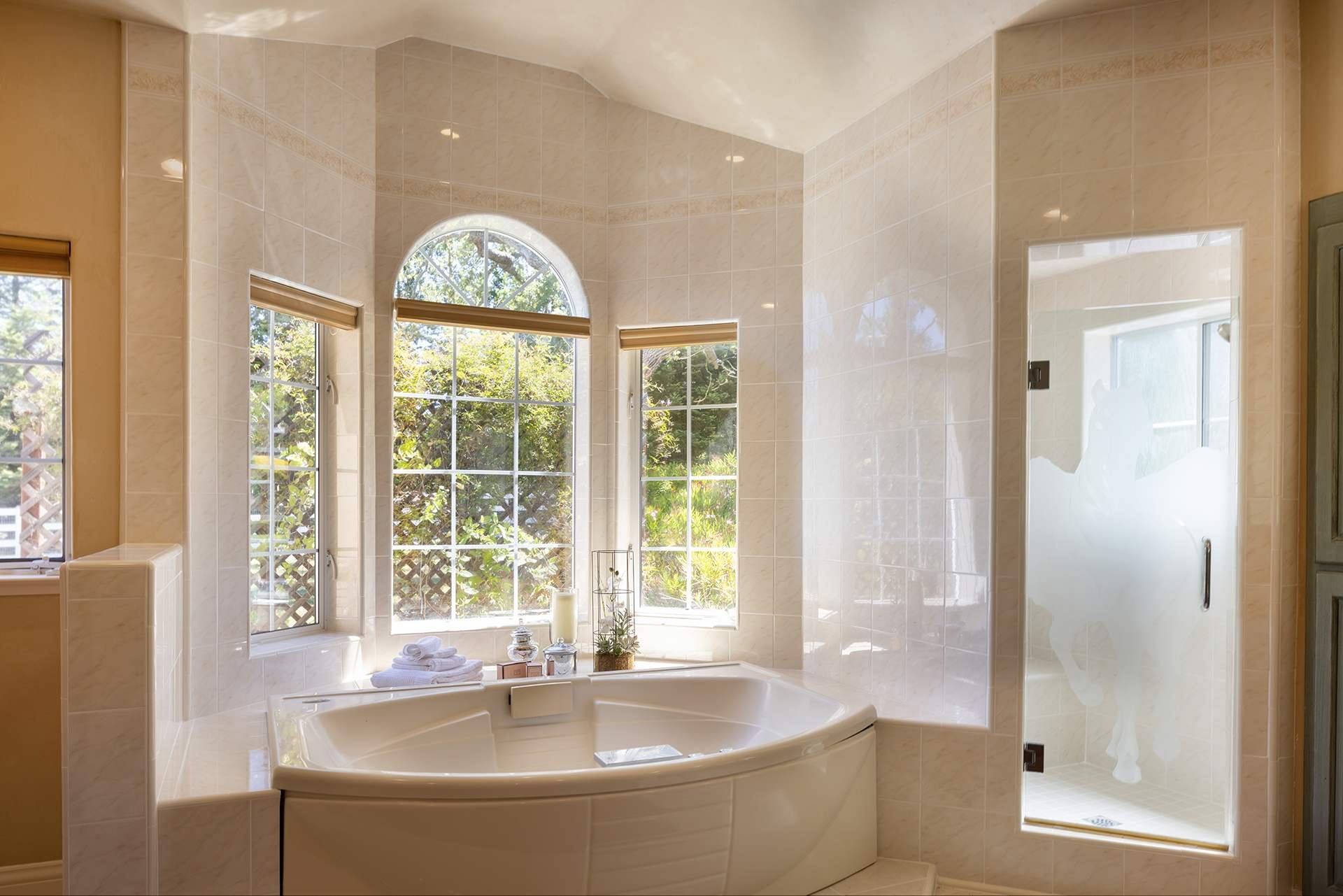 Stunning Equestrian Estate - 6 Sleepy Hollow Dr