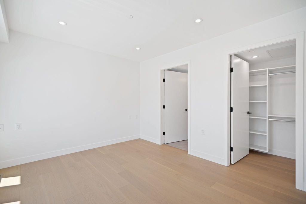 725 W 49 Avenue 123, Vancouver