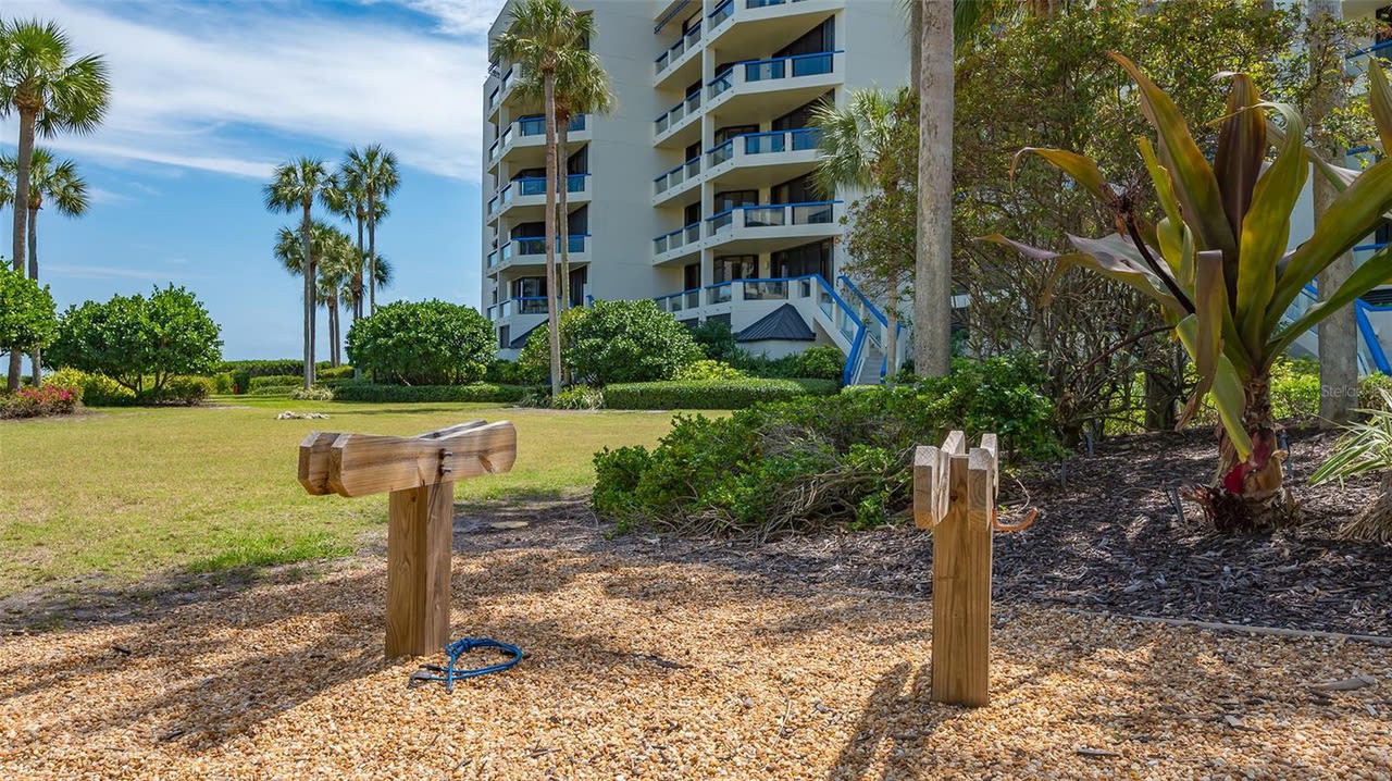 2120 Harbourside Dr, #657