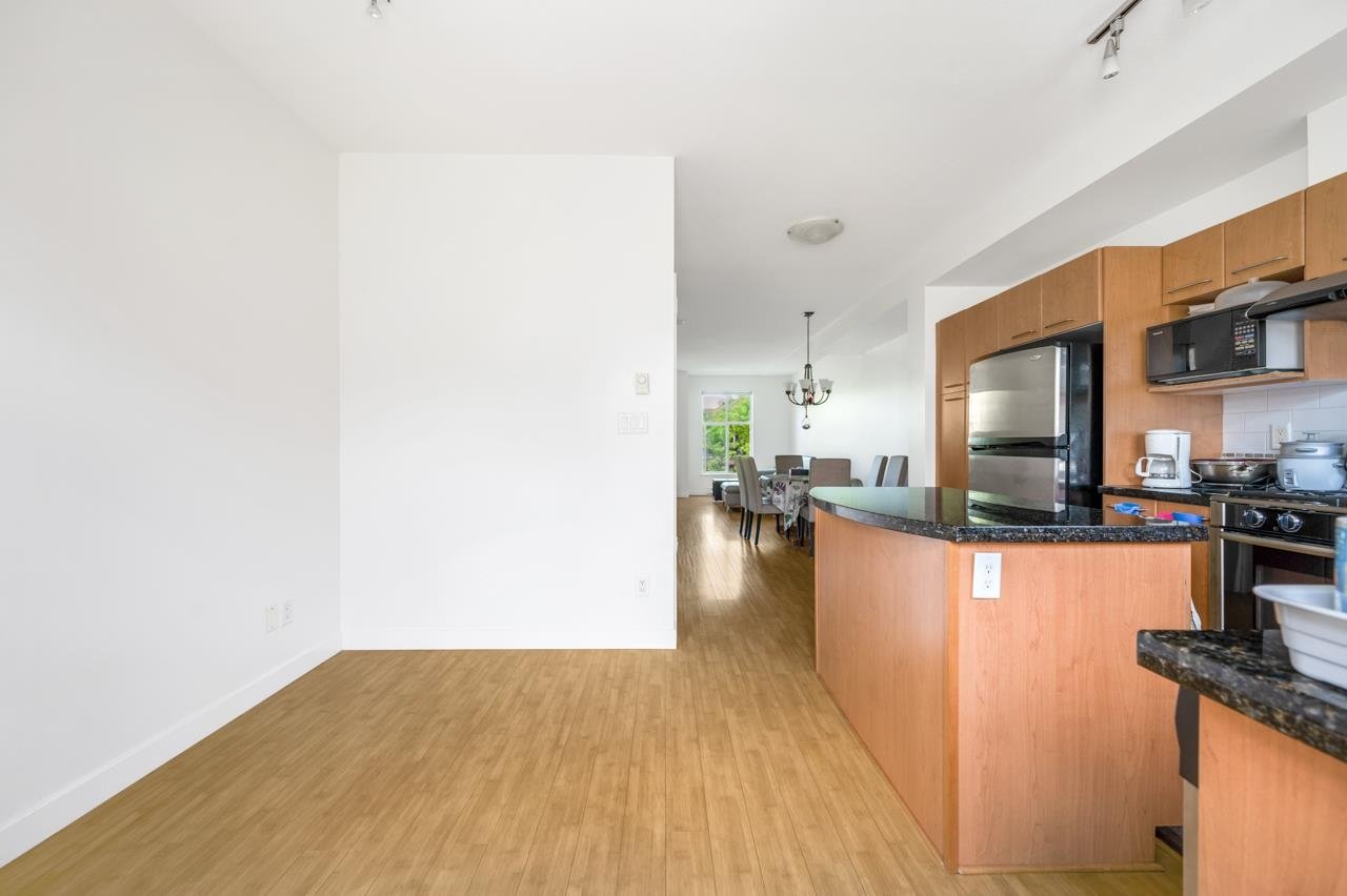 23-5988 Lancing Rd
