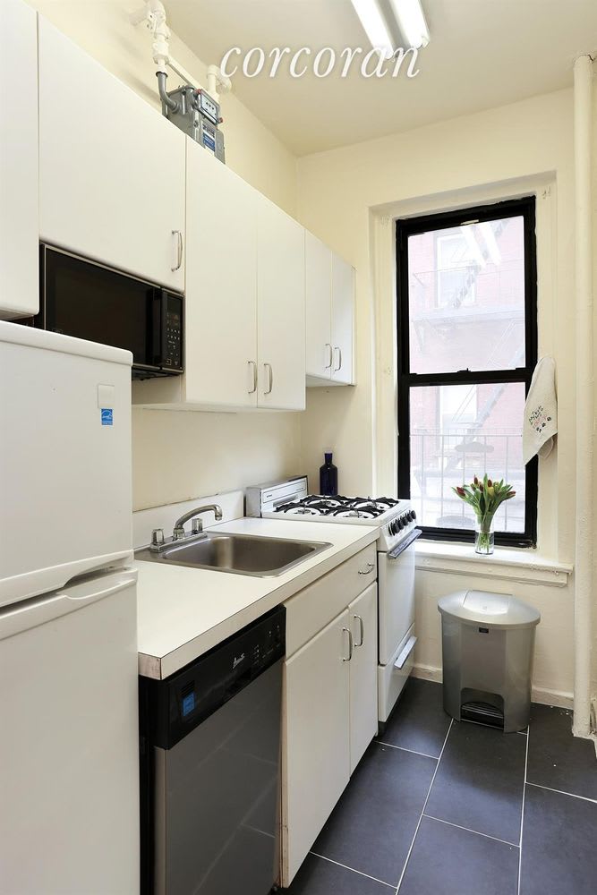 221 E 76th St, #2E