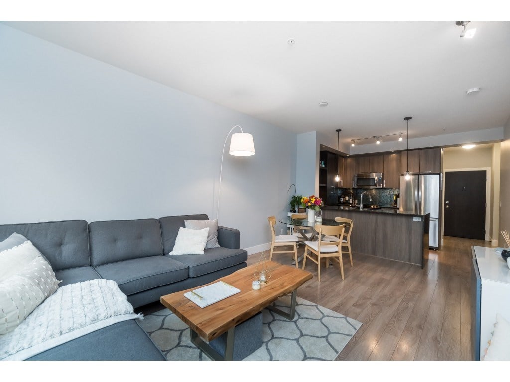 C313-20211 66 Ave