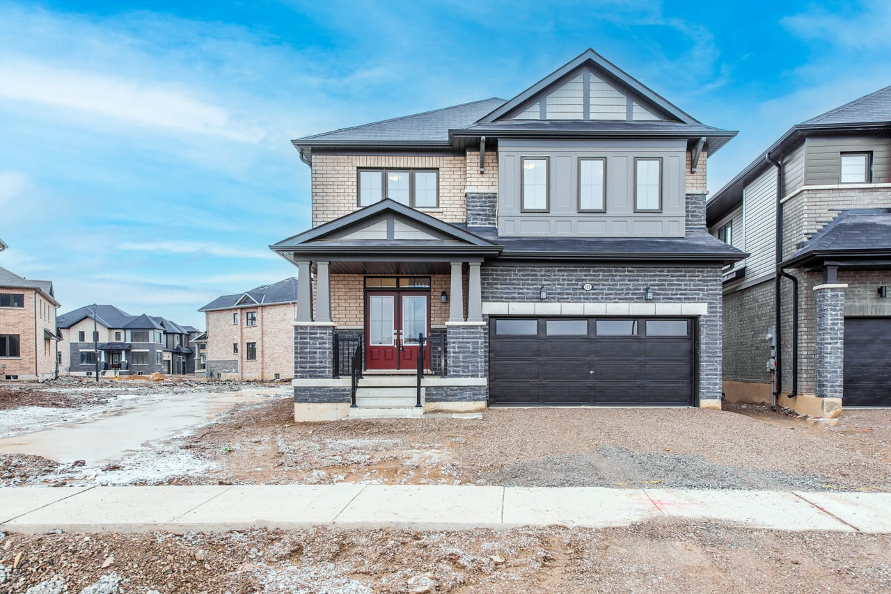 120 Whithorn Cres