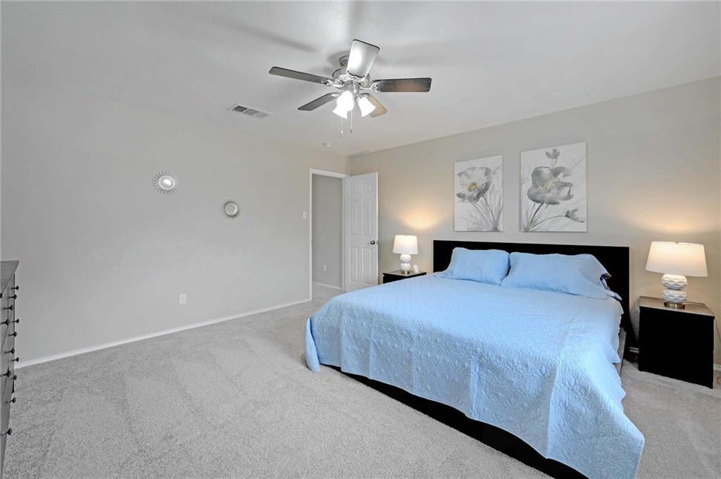 305 Moorhen Ln