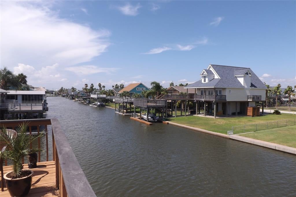 21802 Matagorda Dr N