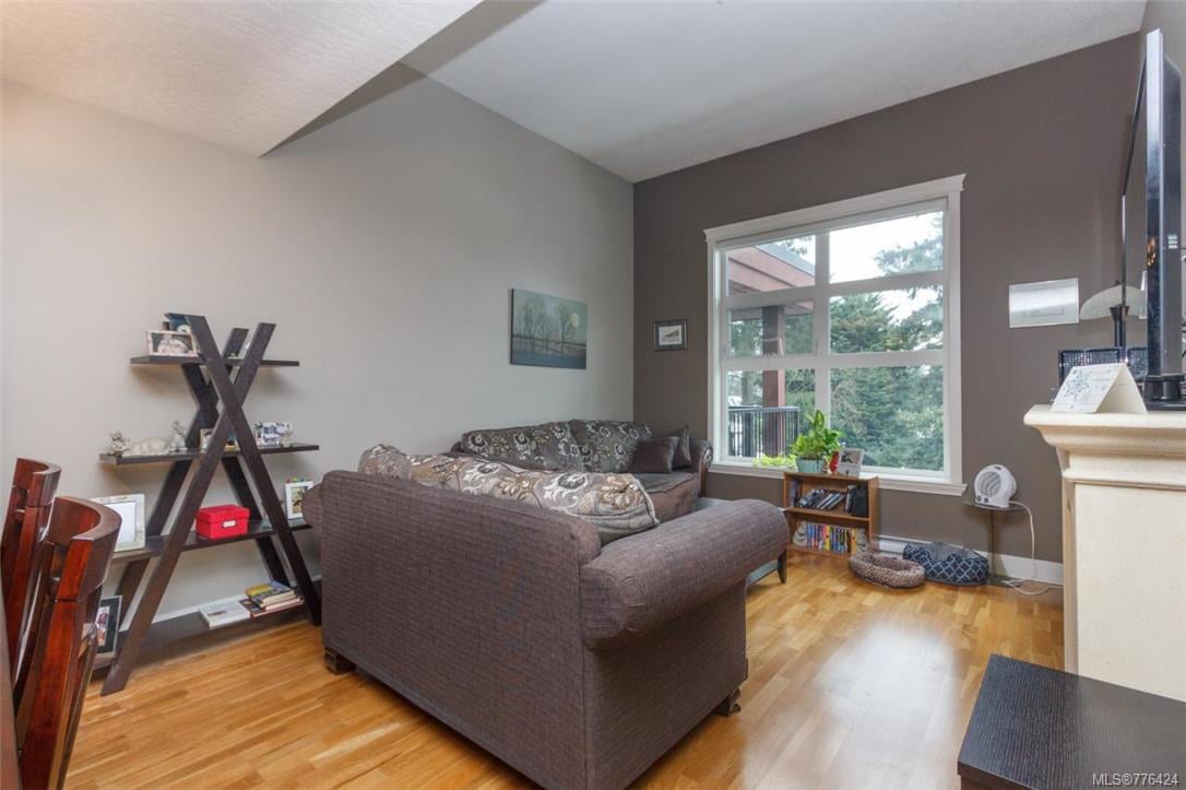 406-2717 Peatt Rd