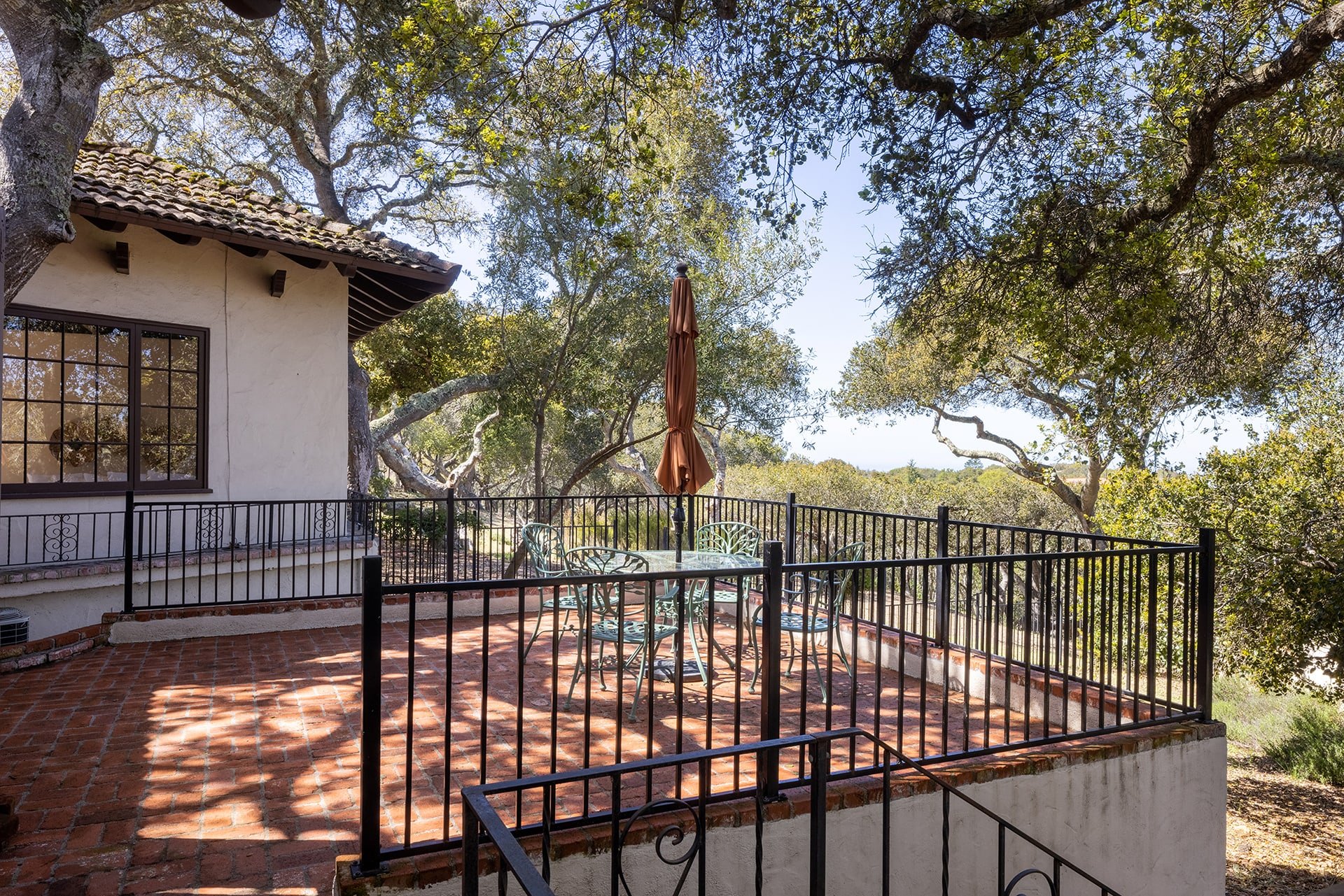 Serene Monterey Haven - 11975 Saddle Rd