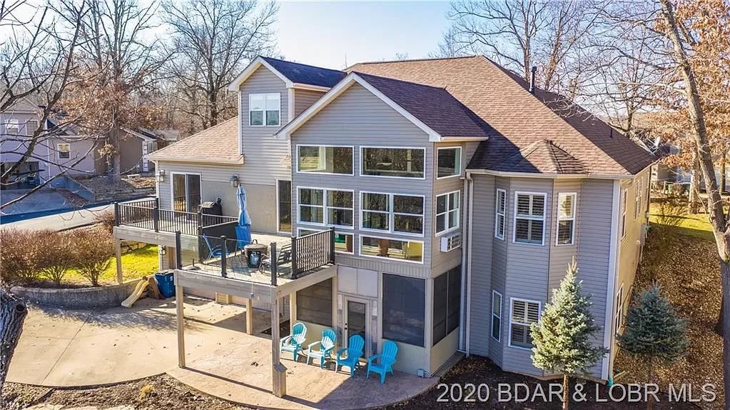136 Grandview Dr