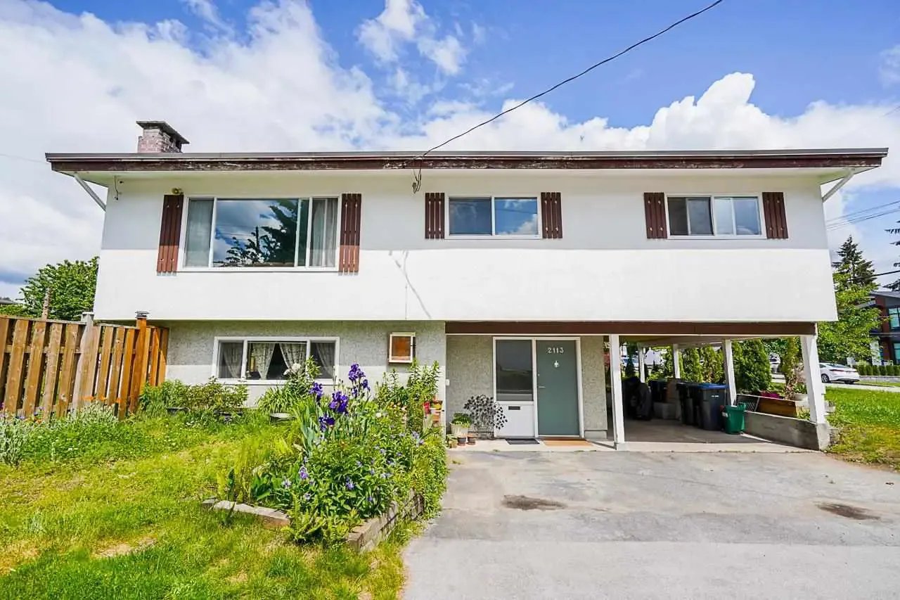 2113 Laurier Ave