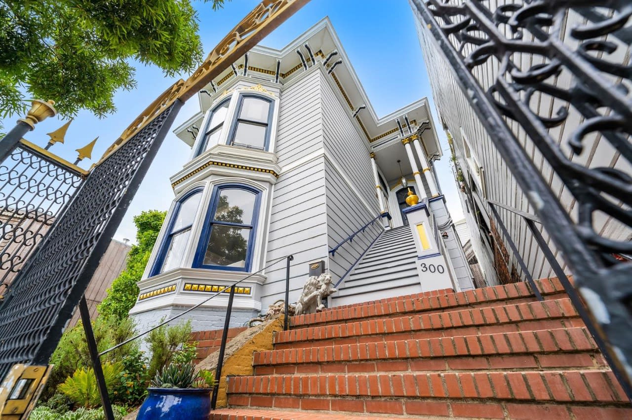 300A Castro St
