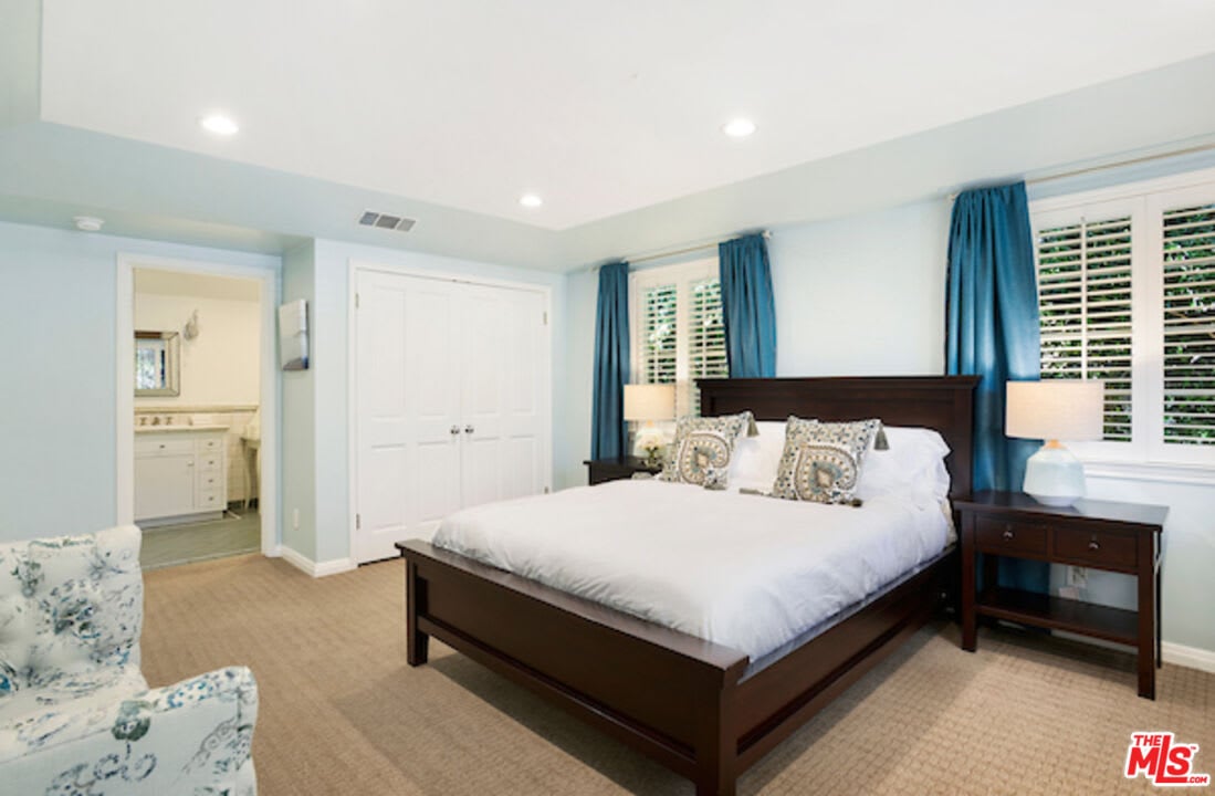 Ridge Oasis