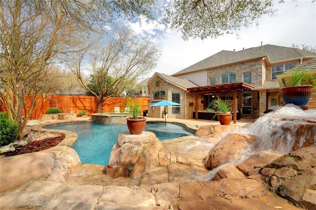 3102 Pecan Crest