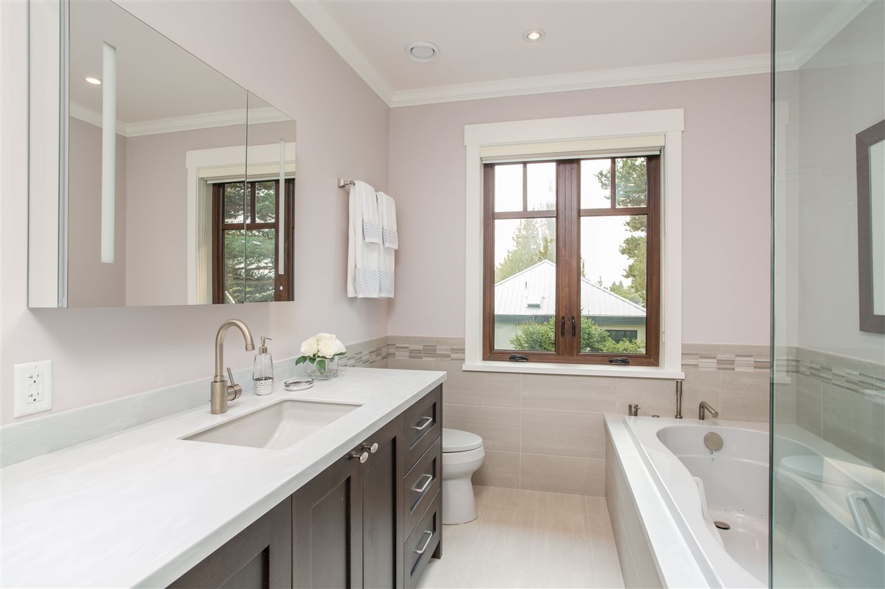 3334 W 39th Avenue, Vancouver