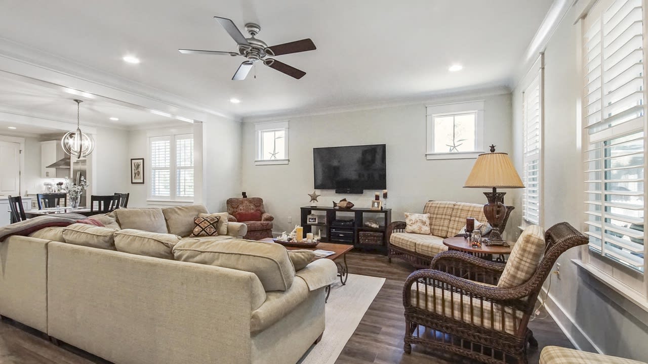 84 Sandchase Cir