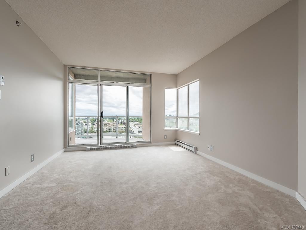 1101-1020 View St