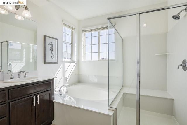 6230 Boulder Ln, Oakland, CA 94605