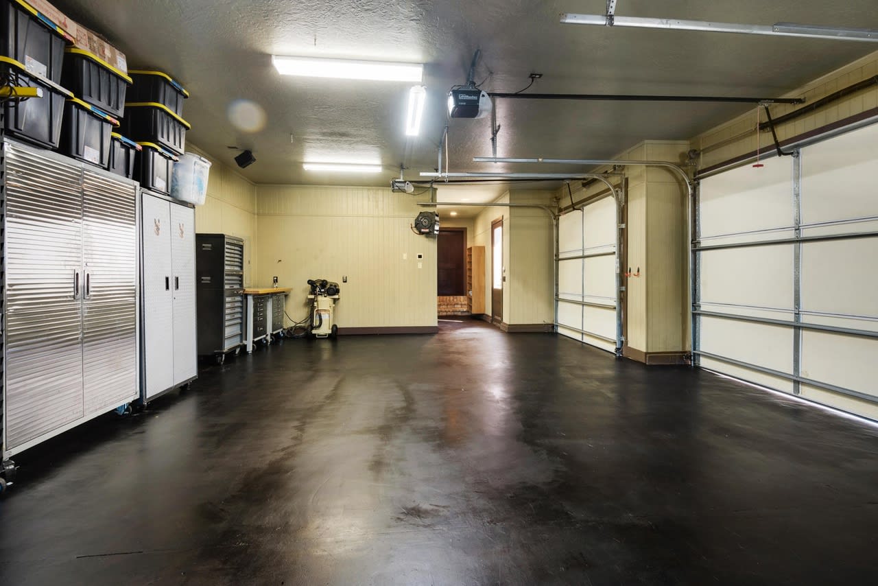 5236 Finisterre Drive