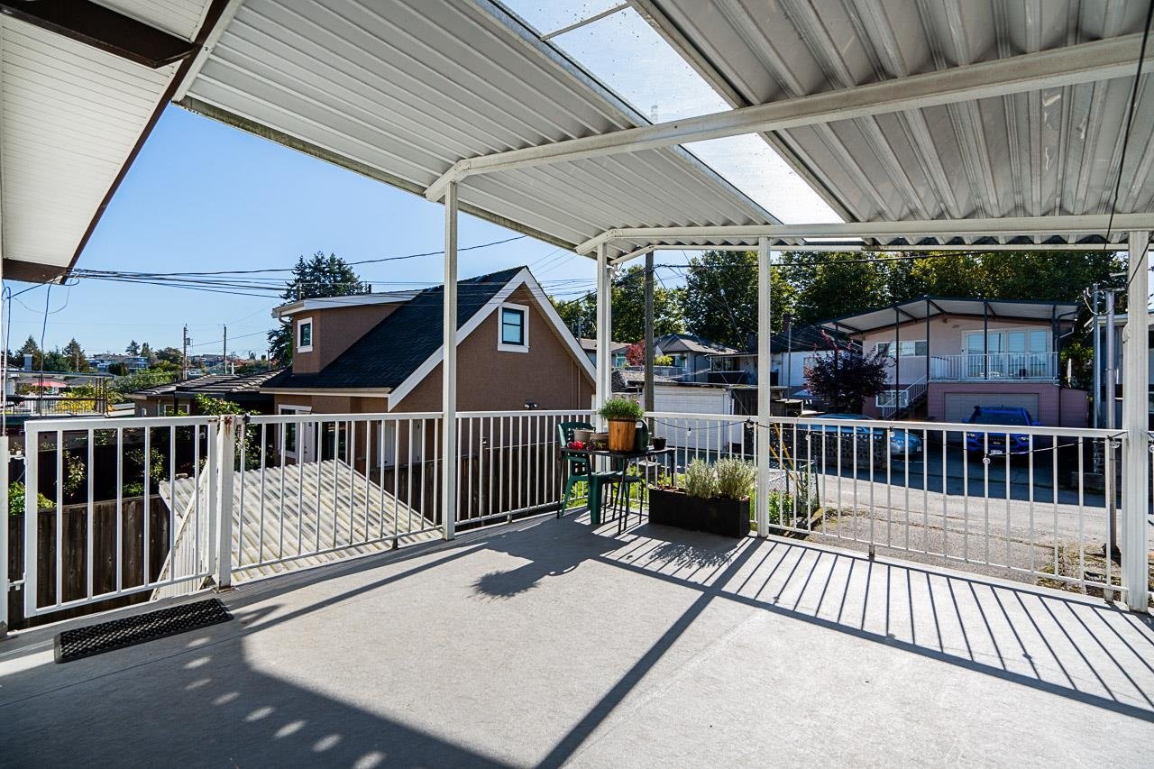 3030 E 24th Ave