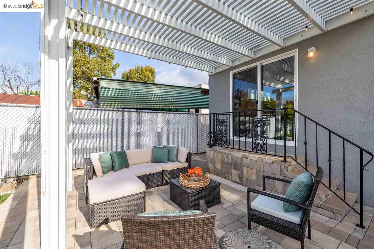 543 E Merle Ct