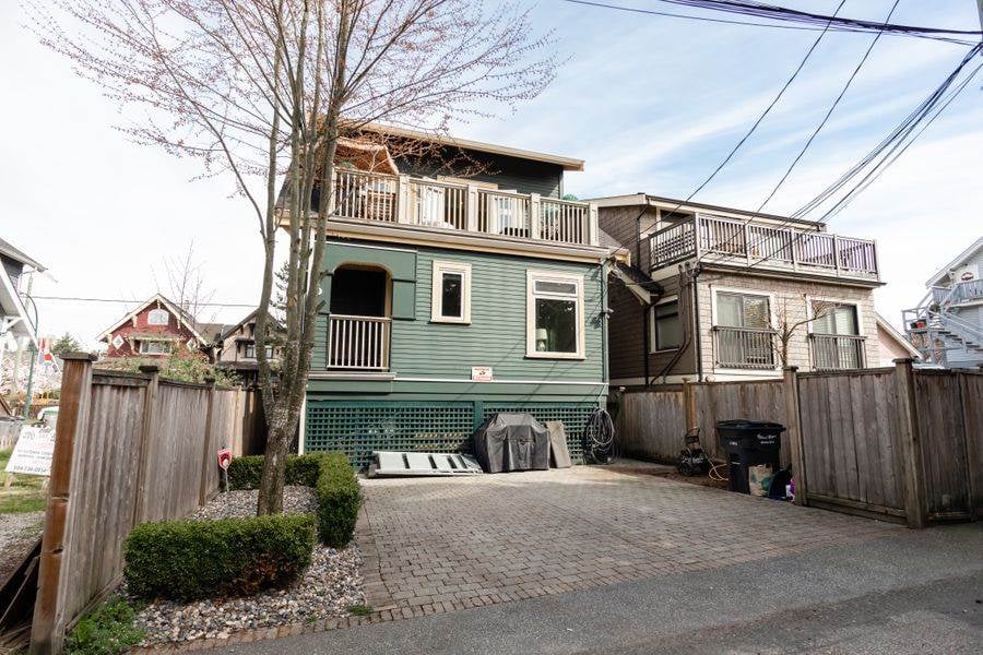 2111 Macdonald St