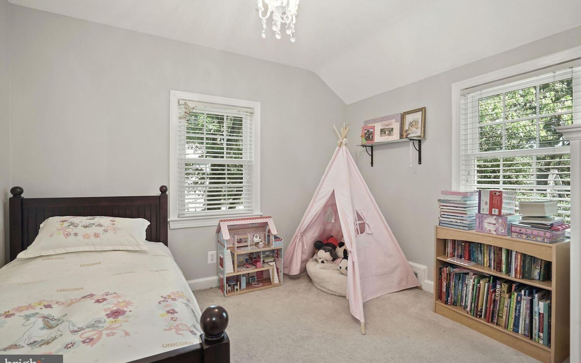 1409 Oakcrest Dr