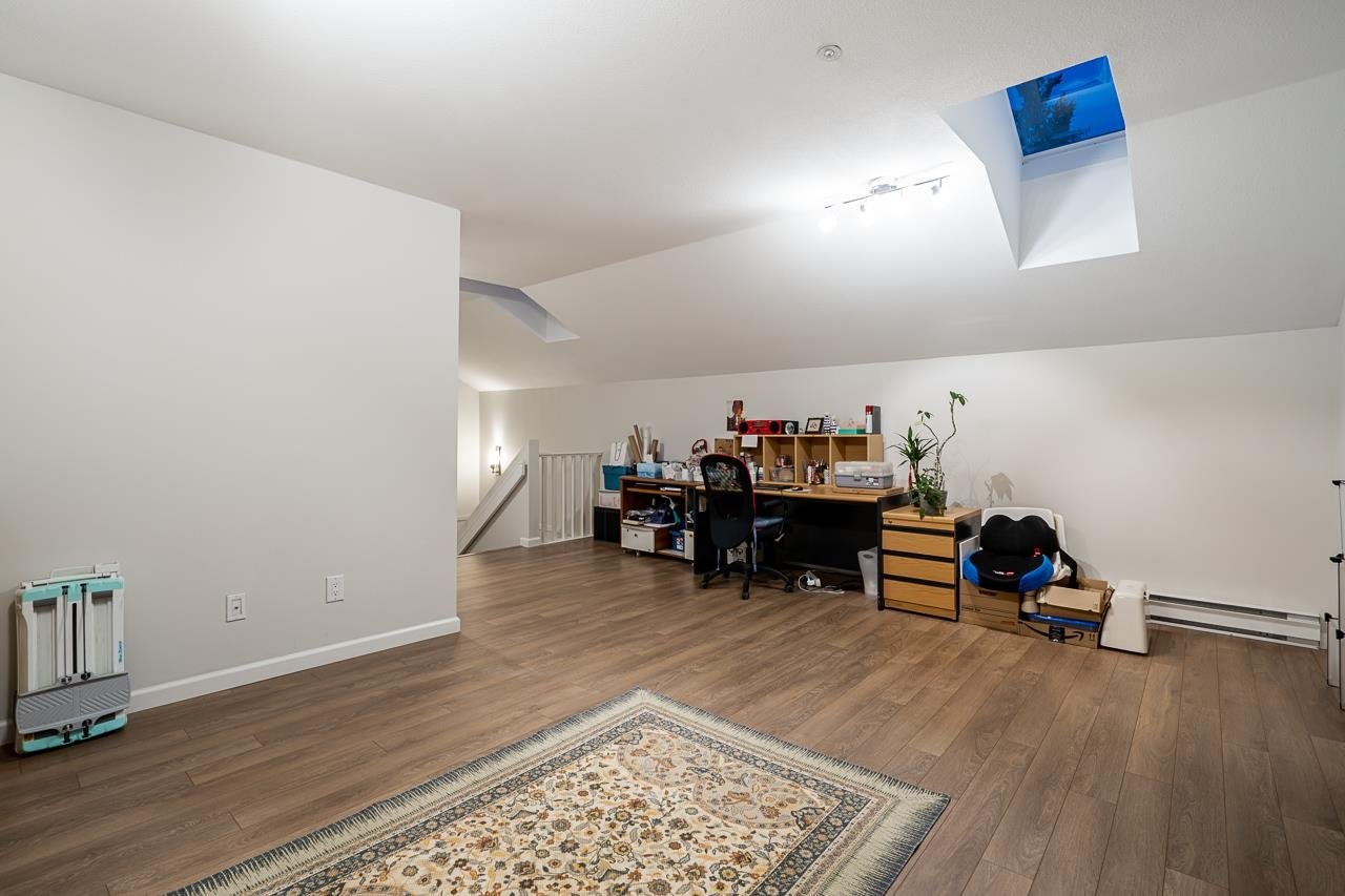C-1133 E 29th St