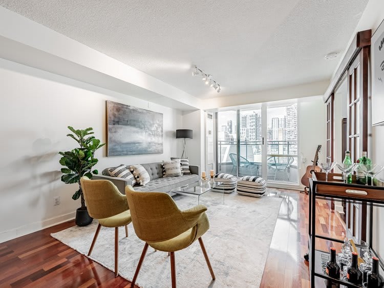 77 LOMBARD ST LPH 04